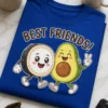 Majica z napisom BEST FRIENDS! in prikupnim motivom prijateljskih likov