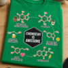 Majica z napisom Chemistry is awesome in ilustracijami molekul za ljubitelje kemije