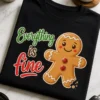 Majica z napisom Everything is fine in nasmejanim medenjakom z odgriznjeno nogo