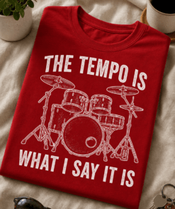 Majica za bobnarje z napisom The tempo is what I say it is in motivom bobnov