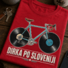 Majica z napisom DIRKA PO SLOVENIJI in retro kolesom z vinil ploščami namesto koles