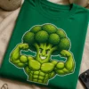 Majica z ilustracijo mišičastega brokolija v fitnes pozi