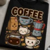 Majica z napisom COFFEE in prikupnimi kawaii kavnimi motivi