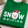 Majica z napisom SNOW in prikupnim snežakom v božični kapi