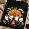 Majica z napisom QUEEN of the CAMPER in motivom prikolice, ognja ter prikupnih penic