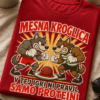 Majica z napisom MESNA KROGLICA – V TEJ IGRI NI PRAVIL, SAMO PROTEINI v retro risanem slogu