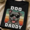 Majica z napisom DOG DADDY in retro motivom psa s sončnimi očali