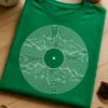 Majica z motivom vinilnih valov v minimalističnem retro slogu
