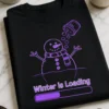 Majica z napisom Winter is Loading in motivom snežaka, ki se nalaga