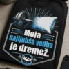Unisex T-shirt z napisom Moja najljubša vadba je dremež. v vintage fitnes sloganu, dumbbell-pillow motiv, belo-svetlo moder tisk